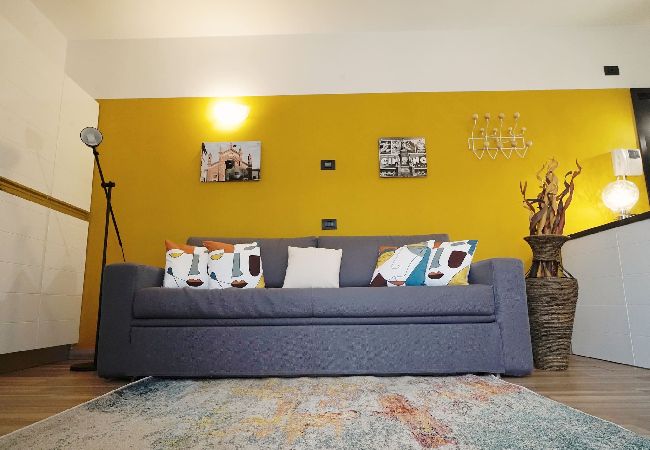 Studio a Milano - Palazzo Candiani - Luminoso monolocale con balcone Studio a Milano - Palazzo Candiani - Luminoso monolocale con balcone