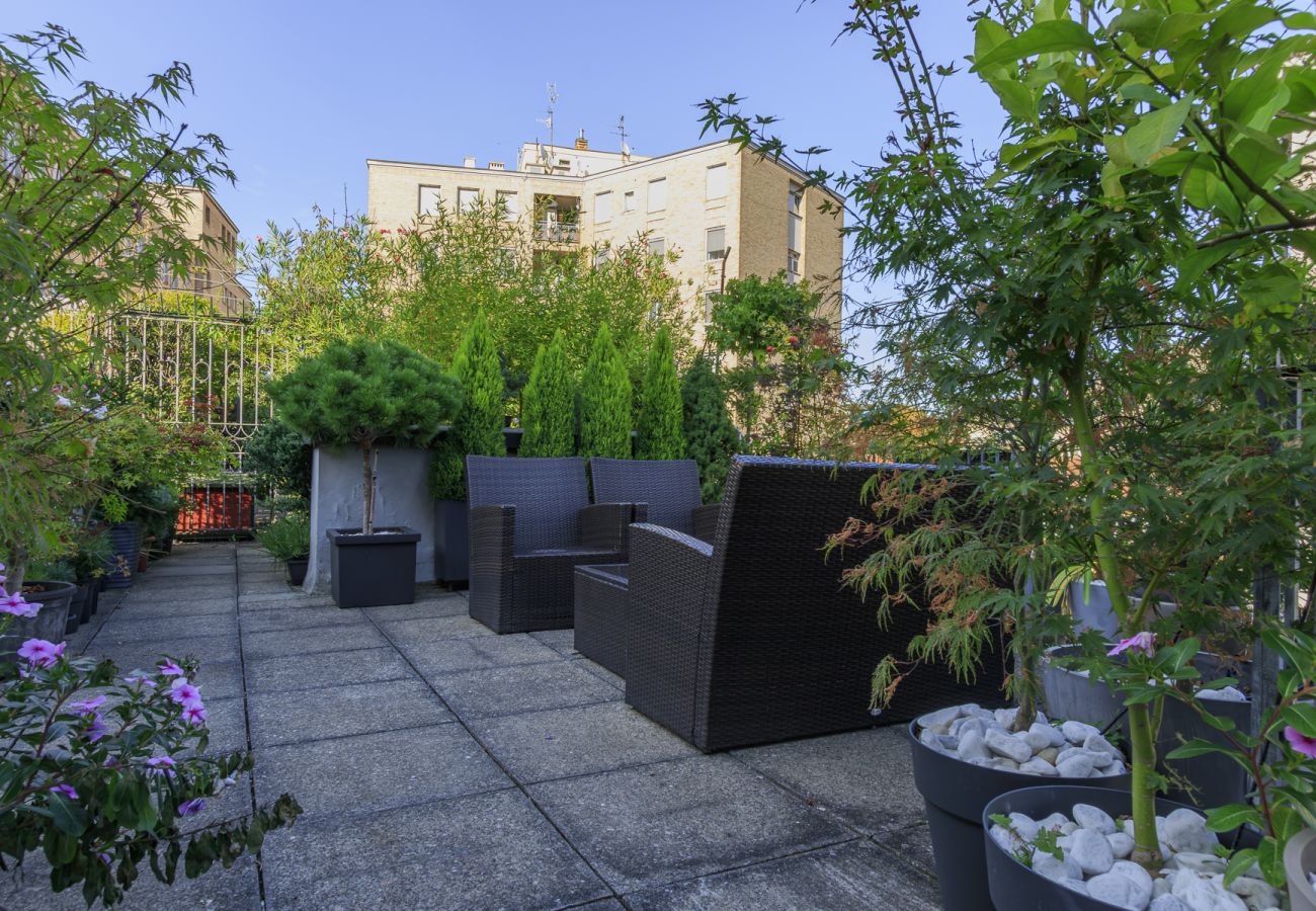 Appartamento a Milano - Corso Venezia - Elegante bilocale con terrazza panoramica comune nel cuore di Milano
