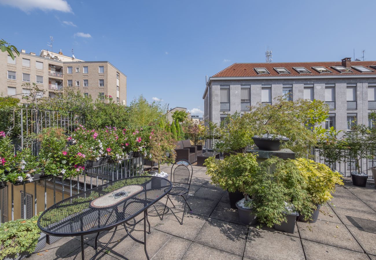 Appartamento a Milano - Corso Venezia - Elegante bilocale con terrazza panoramica comune nel cuore di Milano