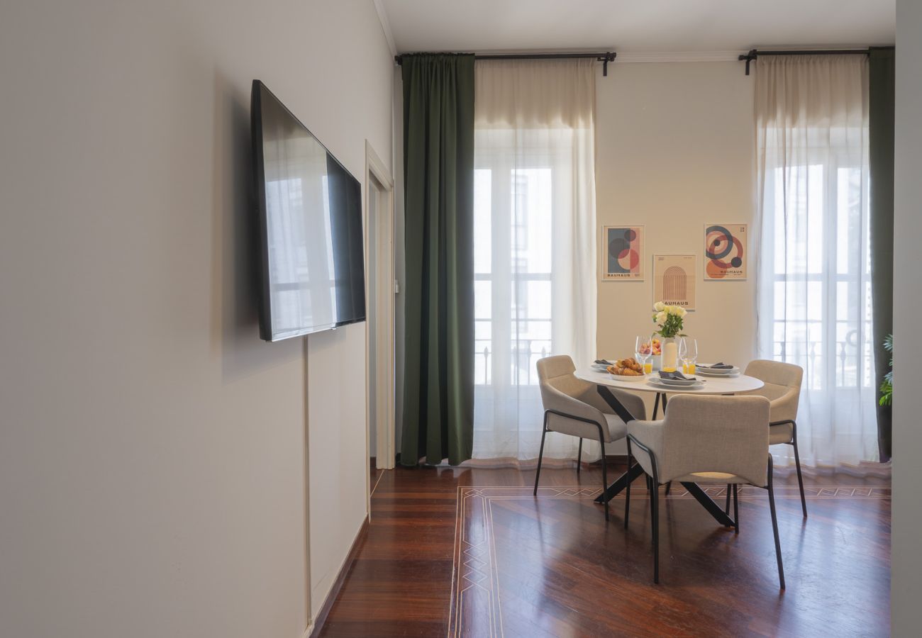 Appartamento a Milano - Corso Venezia - Elegante bilocale con terrazza panoramica comune nel cuore di Milano