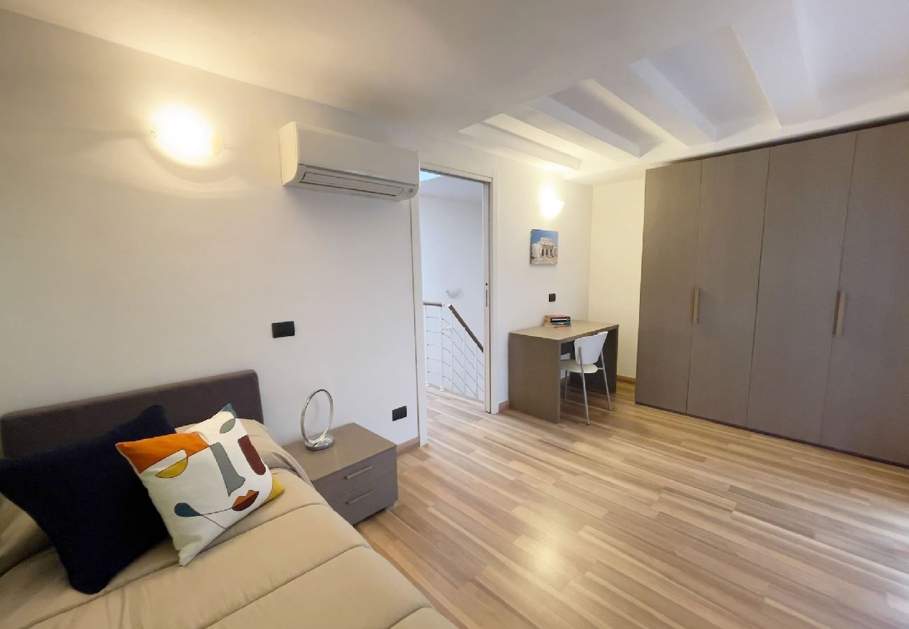 Appartamento a Milano - Palazzo Candiani - Moderno trilocale su due livelli zona Politecnico