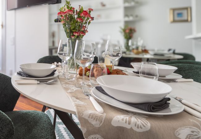 Appartamento a Milano - S. Marco - Luminoso bilocale con balcone in Brera  Appartamento a Milano - S. Marco - Luminoso bilocale con balcone in Brera