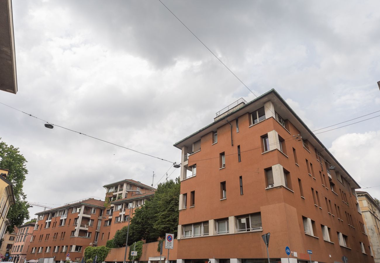 Appartamento a Milano - S. Marco - Luminoso bilocale con balcone in Brera 