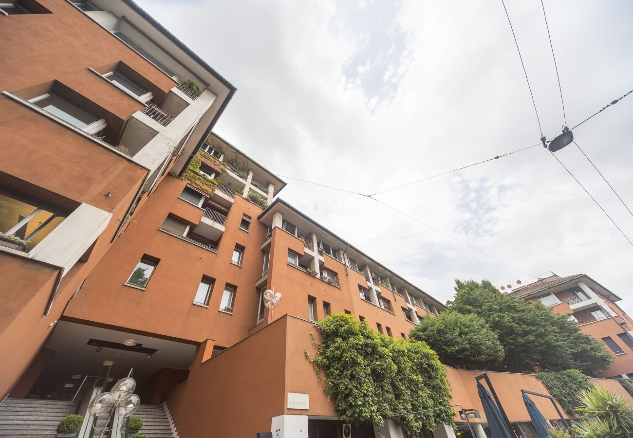 Appartamento a Milano - S. Marco - Luminoso bilocale con balcone in Brera 