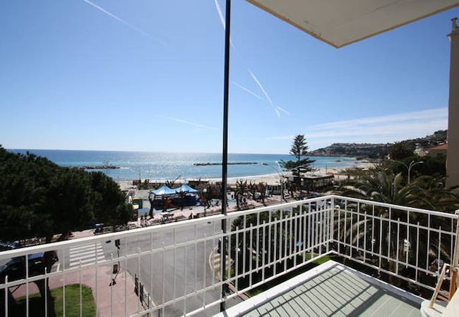 Residence a Taggia - Arma di Taggia - Trilo con terrazzo fronte mare  Residence a Taggia - Arma di Taggia - Trilo con terrazzo fronte mare