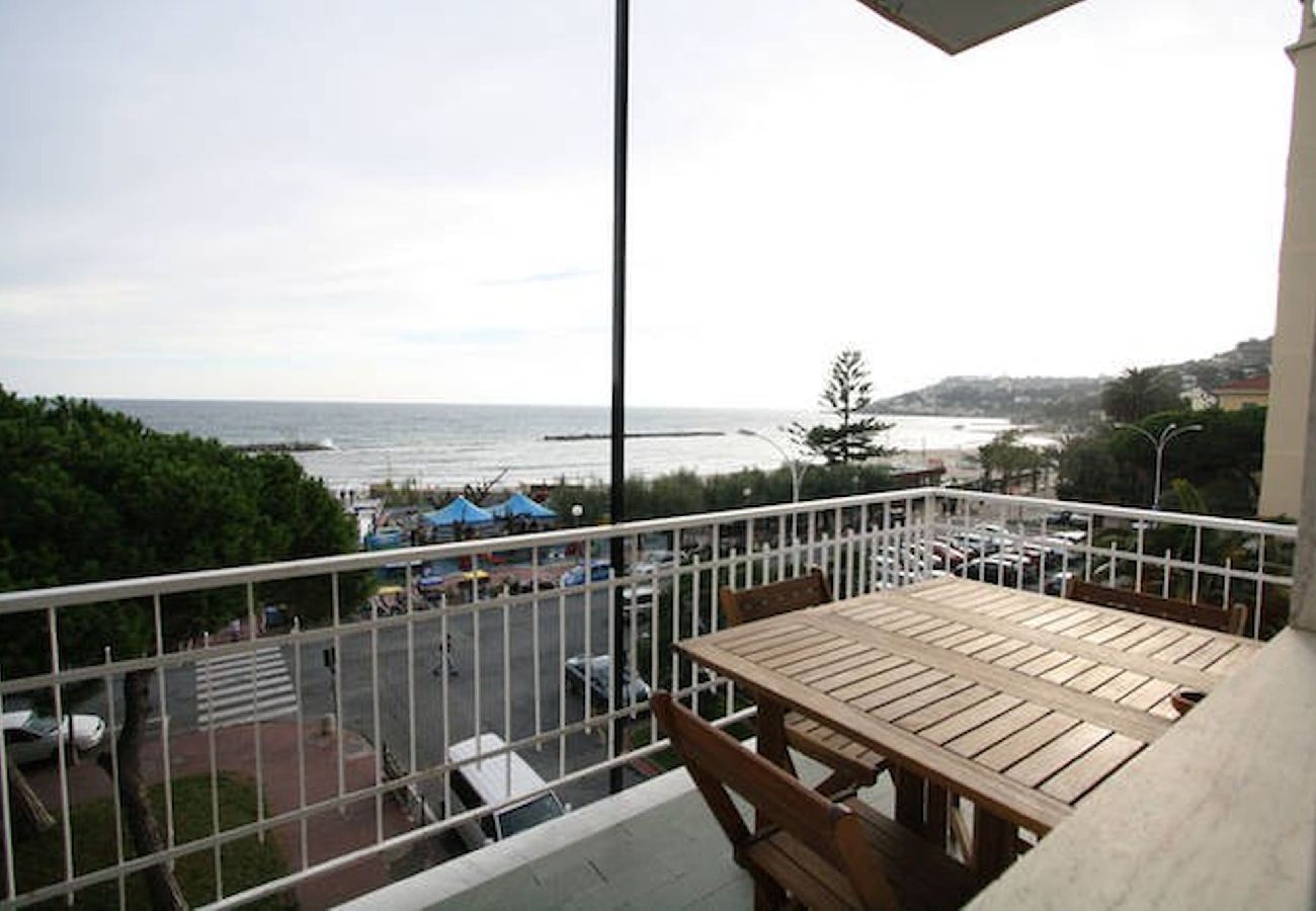 Residence a Taggia - Arma di Taggia - Trilo con terrazzo fronte mare 