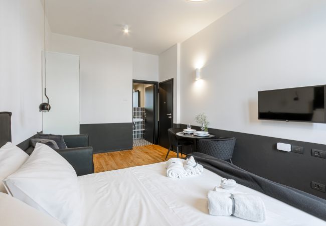 Studio a Milano - Palazzo Quantum 1- Suite Monolocale  Studio a Milano - Palazzo Quantum 1- Suite Monolocale