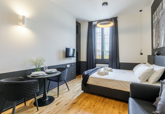 Studio a Milano - Palazzo Quantum 1- Suite Monolocale  Studio a Milano - Palazzo Quantum 1- Suite Monolocale