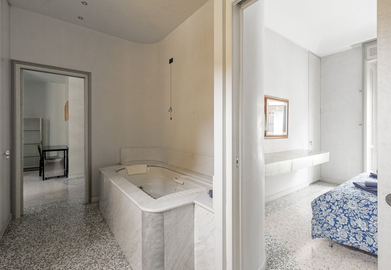 Appartamento a Milano - Della Signora - Elegante bilocale vicino al Duomo