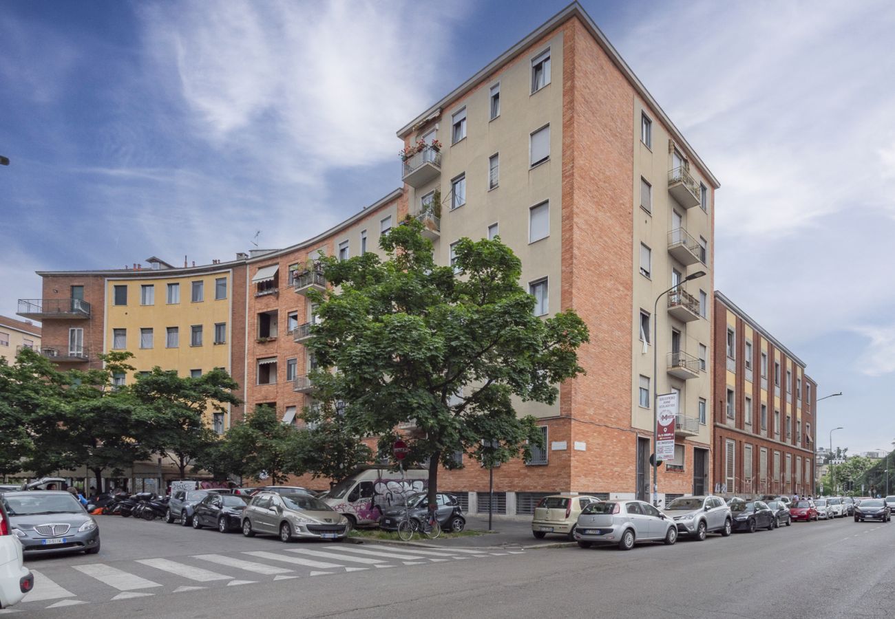 Appartamento a Milano - Spinoza - Moderno bilo con balcone zona Piola