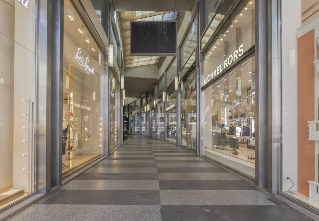 Appartamento a Milano - Central Tower S. Babila - Elegante trilocale con rooftop Appartamento a Milano - Central Tower S. Babila - Elegante trilocale con rooftop