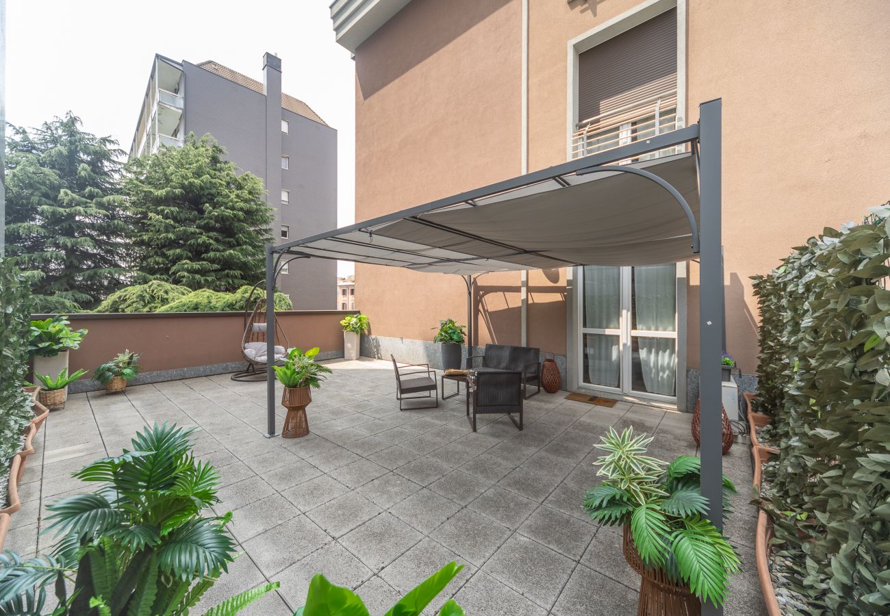 Studio a Milano - Palazzo Candiani. Monolocale superior con terrazza