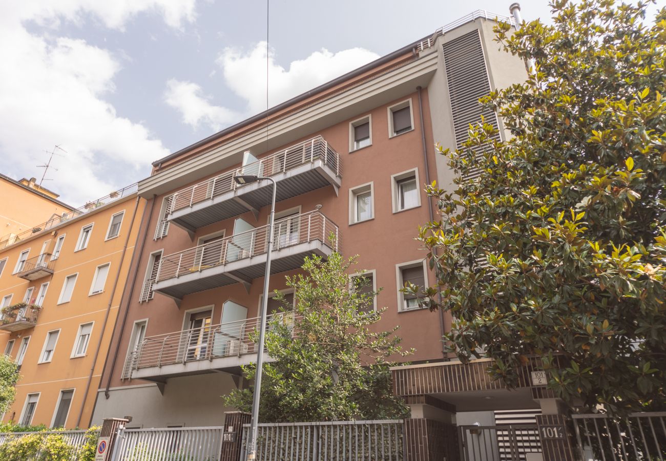 Studio a Milano - Palazzo Candiani. Monolocale superior con terrazza