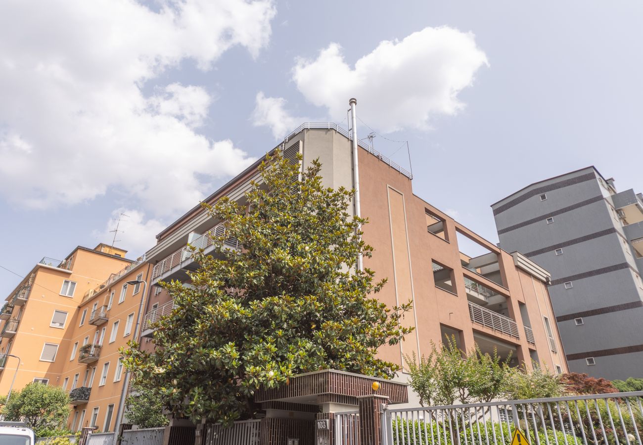 Studio a Milano - Palazzo Candiani. Monolocale superior con terrazza