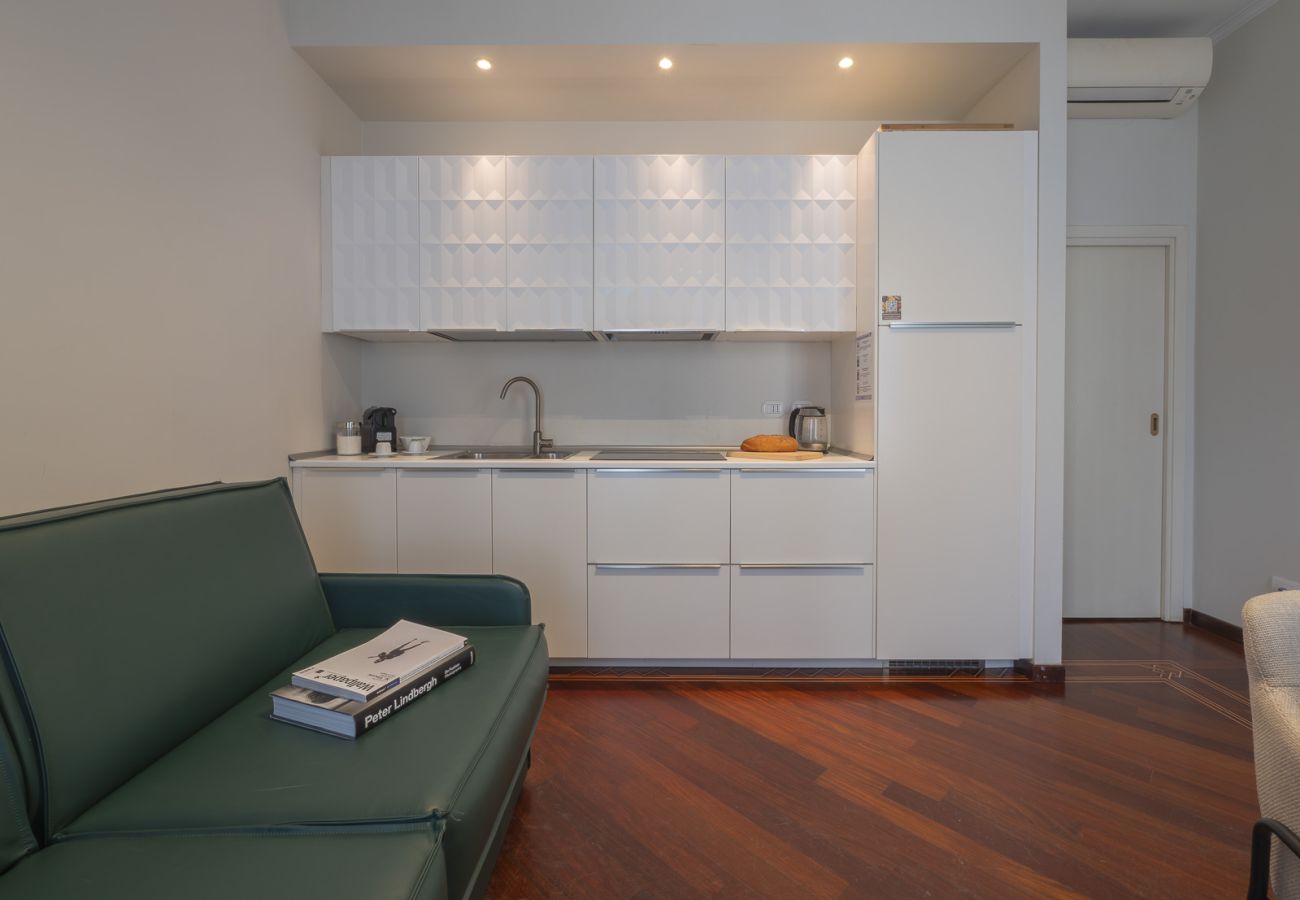 Apartment in Milan - Corso Venezia - Elegant 1 BR apt with shared rooftop terrace in the heart of Milan