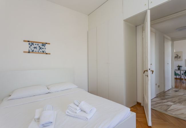 Apartment in Milano - Biancamano Skyline view - 13th floor 1 bdr with balcony in Moscova/Sempione Apartment in Milano - Biancamano Skyline view - 13th floor 1 bdr with balcony in Moscova/Sempione