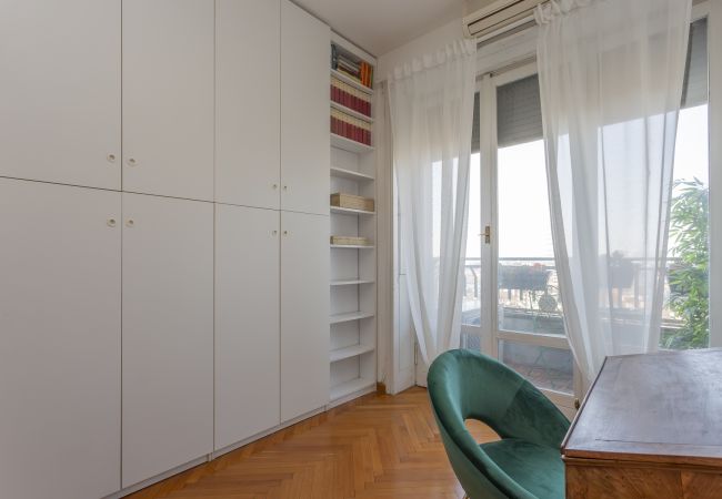 Apartment in Milano - Biancamano Skyline view - 13th floor 1 bdr with balcony in Moscova/Sempione Apartment in Milano - Biancamano Skyline view - 13th floor 1 bdr with balcony in Moscova/Sempione