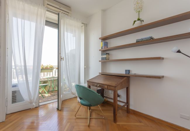 Apartment in Milano - Biancamano Skyline view - 13th floor 1 bdr with balcony in Moscova/Sempione Apartment in Milano - Biancamano Skyline view - 13th floor 1 bdr with balcony in Moscova/Sempione