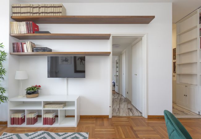 Apartment in Milano - Biancamano Skyline view - 13th floor 1 bdr with balcony in Moscova/Sempione Apartment in Milano - Biancamano Skyline view - 13th floor 1 bdr with balcony in Moscova/Sempione