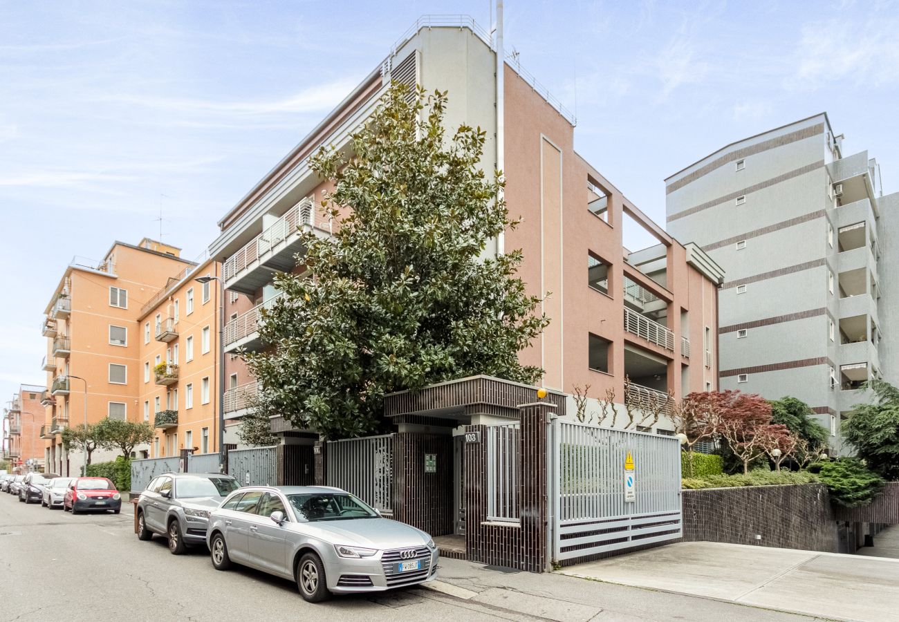 Apartment in Milan - Candiani Building - Bright & Spacious 1 BR w/balcony in Bovisa 