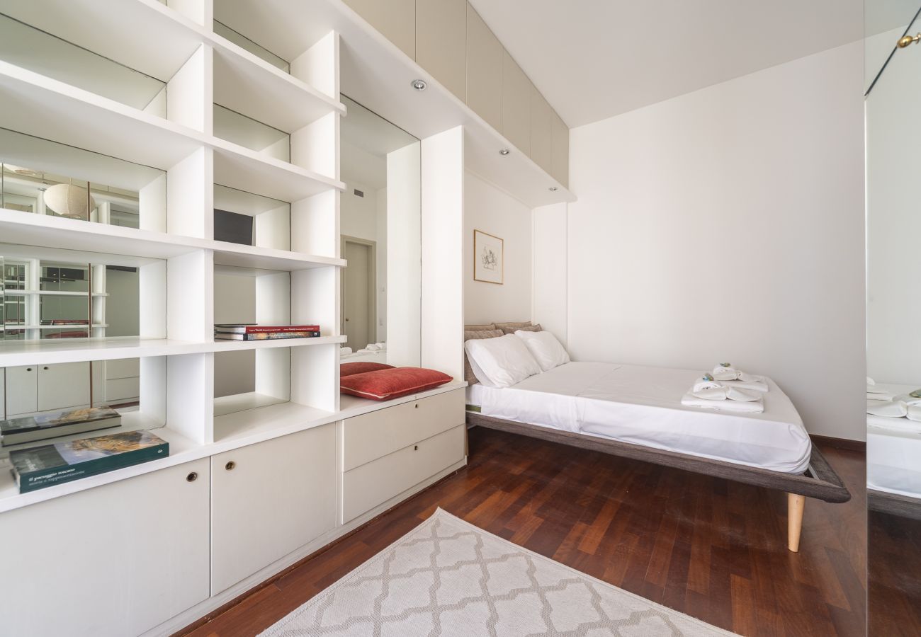 Apartment in Milan - S. Marco - Bright & Central 1BDR with Balcony in Brera 