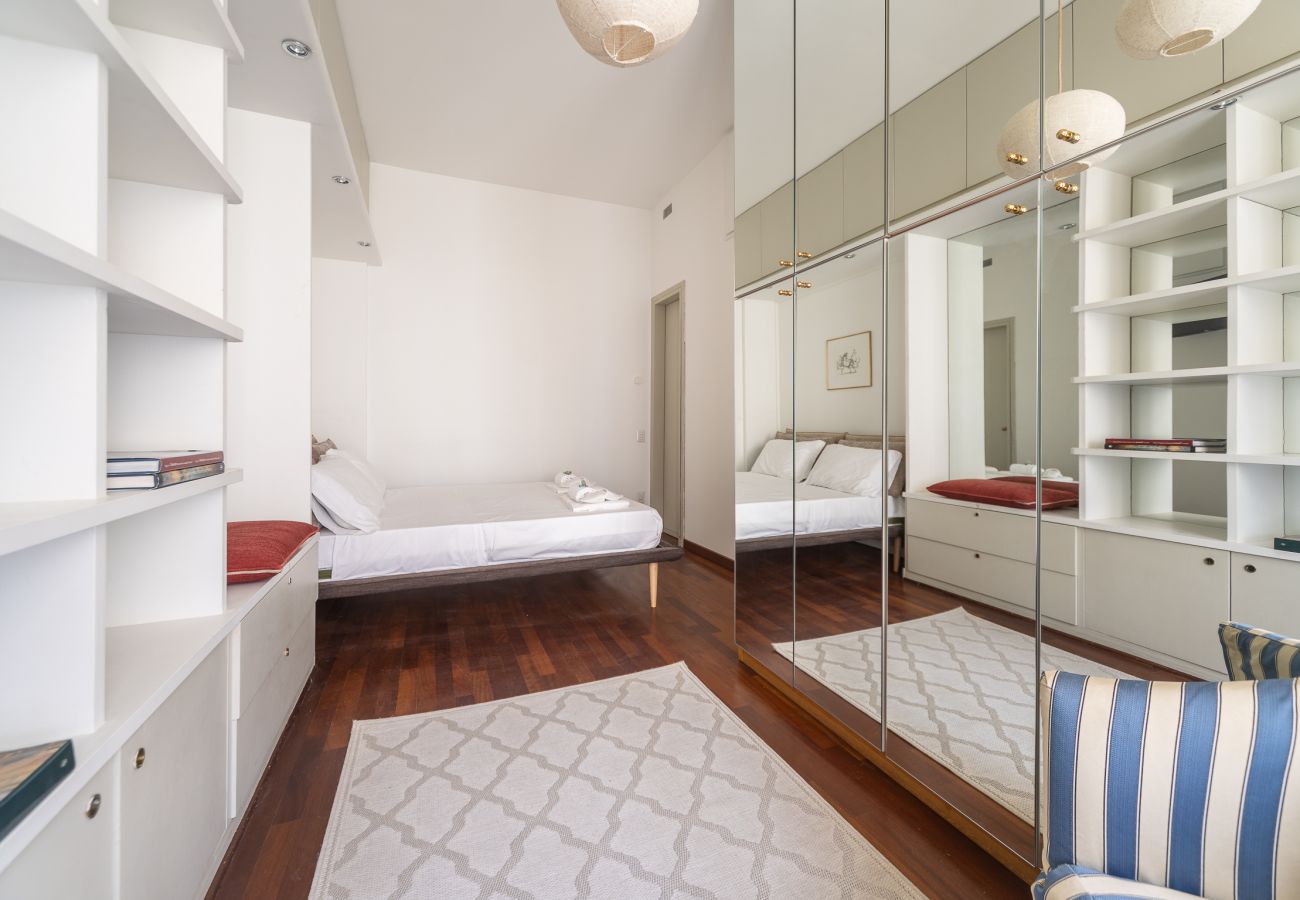 Apartment in Milan - S. Marco - Bright & Central 1BDR with Balcony in Brera 