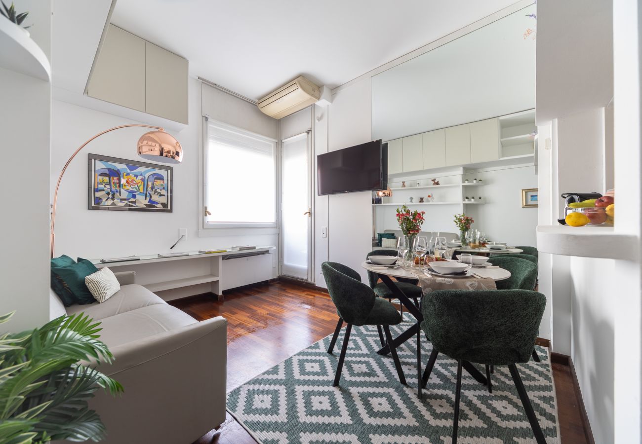 Apartment in Milan - S. Marco - Bright & Central 1BDR with Balcony in Brera 