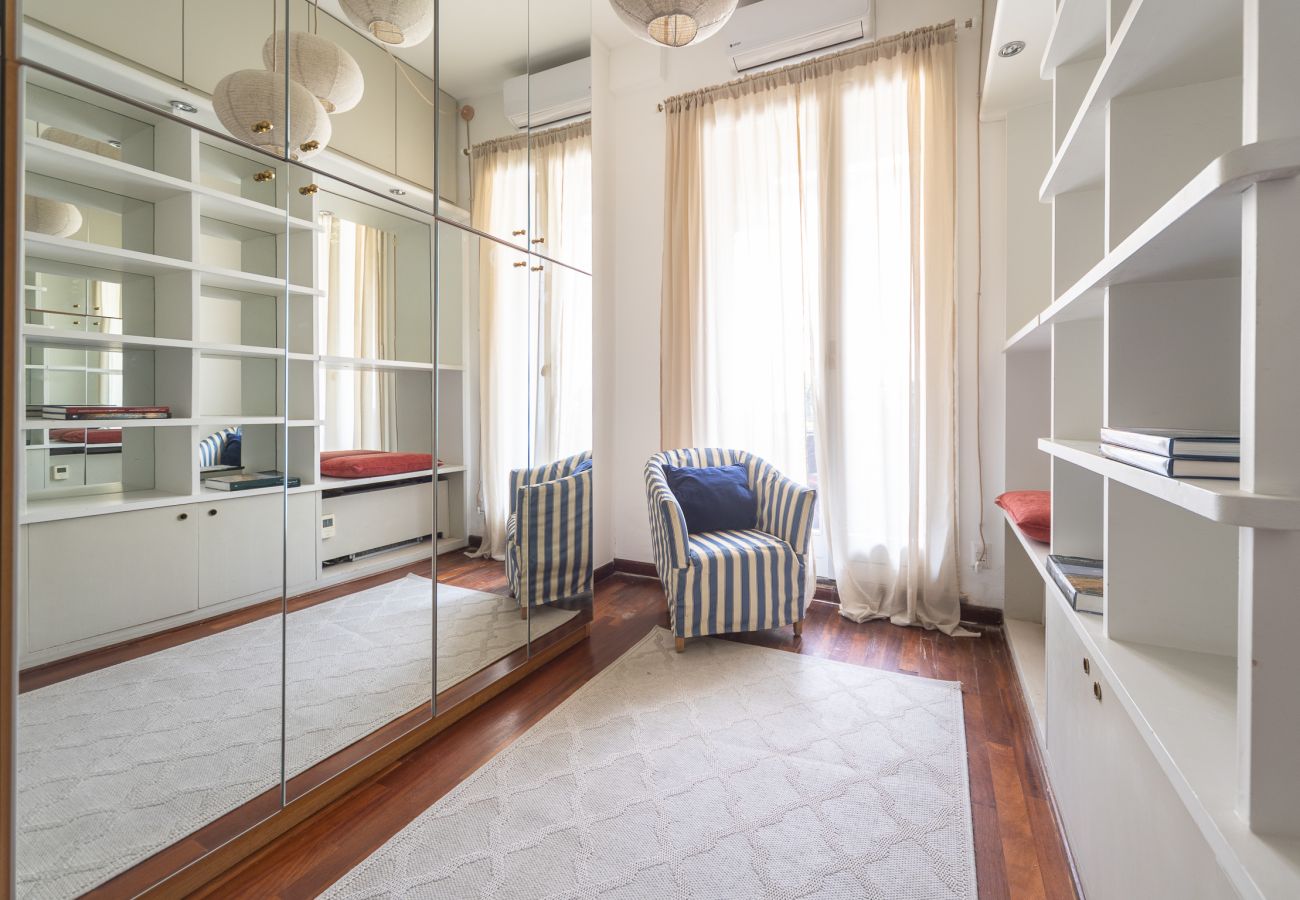 Apartment in Milan - S. Marco - Bright & Central 1BDR with Balcony in Brera 