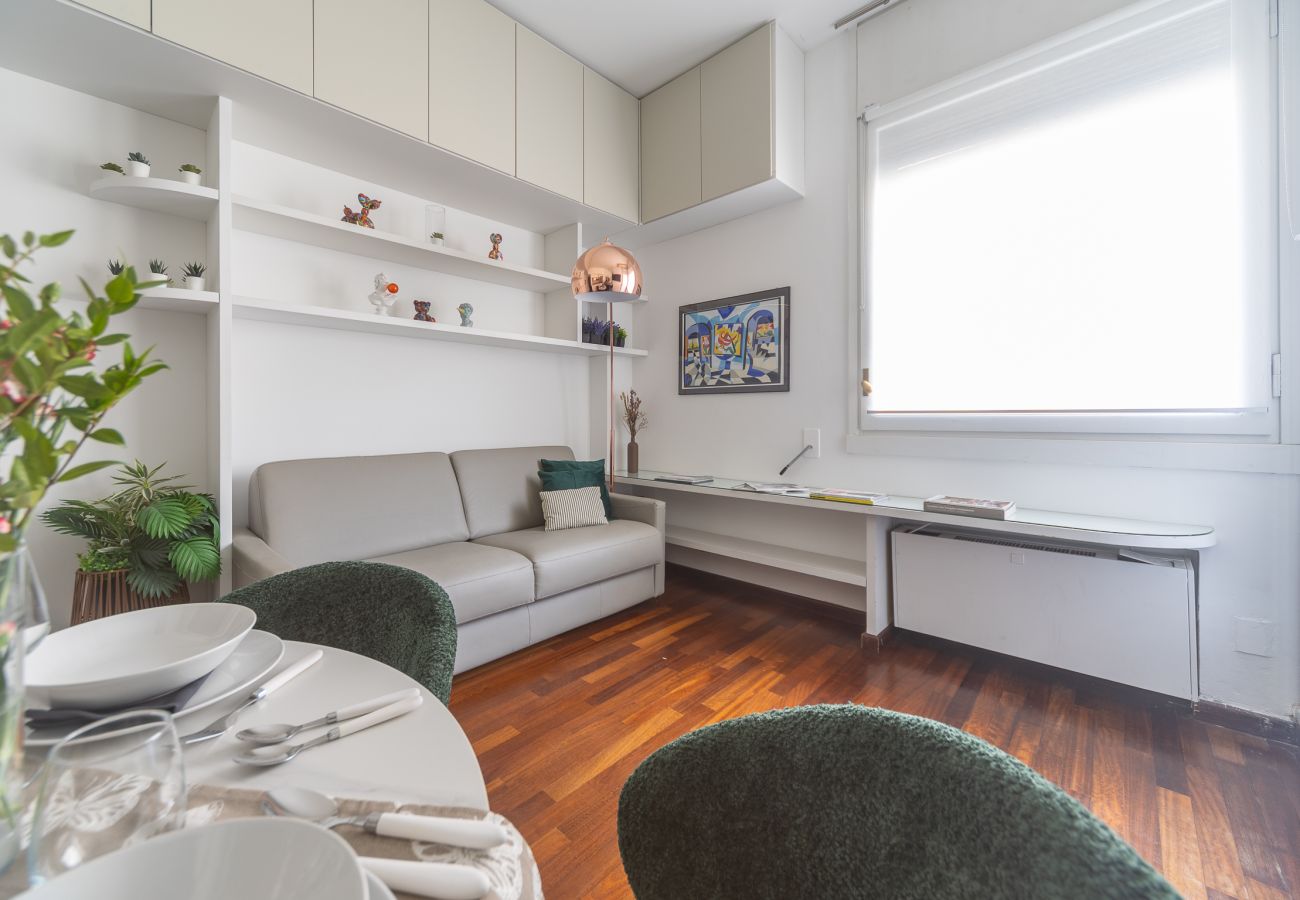 Apartment in Milan - S. Marco - Bright & Central 1BDR with Balcony in Brera 