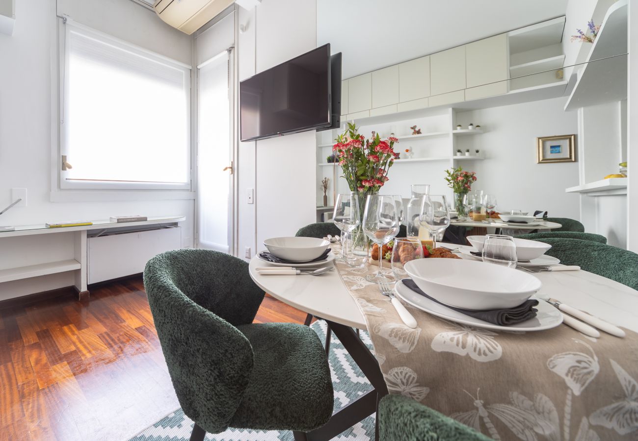 Apartment in Milan - S. Marco - Bright & Central 1BDR with Balcony in Brera 