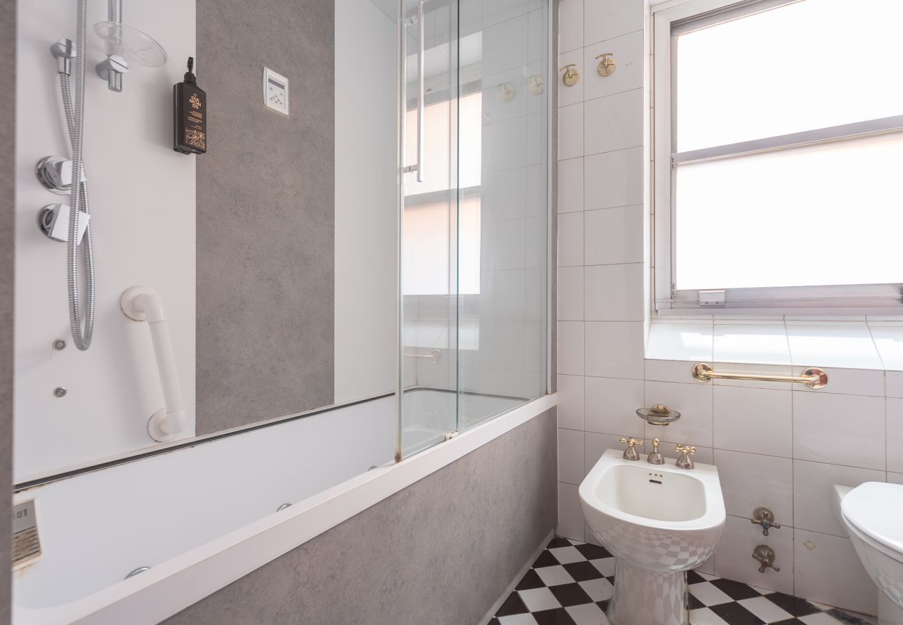 Apartment in Milan - S. Marco - Bright & Central 1BDR with Balcony in Brera 