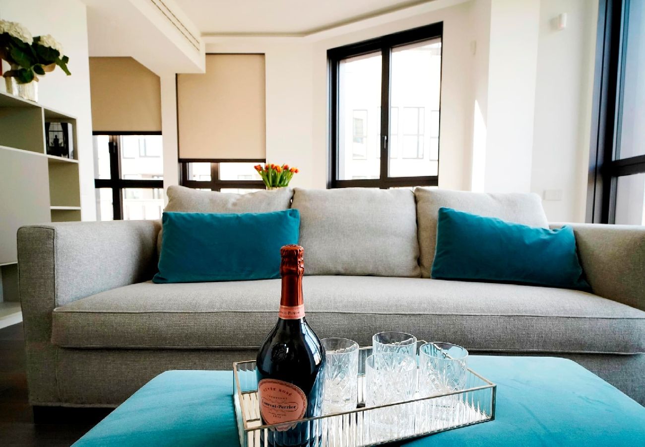 Apartment in Milan - S. Babila Central Tower w/rooftop terrace in San Babila 