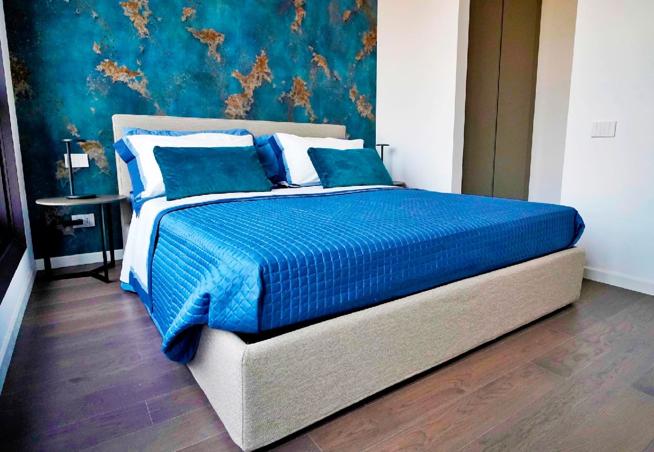 Apartment in Milan - S. Babila Central Tower w/rooftop terrace in San Babila 