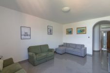 Apartment in Le Grazie - Carpena - Spacious 2 bedroom apt with balcony in Portovenere