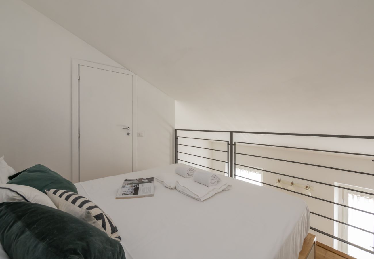 Apartment in Milan - Vicolo Fiori - Modern split-level loft in the heart of Brera 
