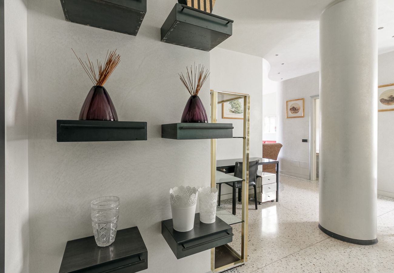 Apartment in Milan - Della Signora - Elegant & charming 1-bdr apartment close to Duomo