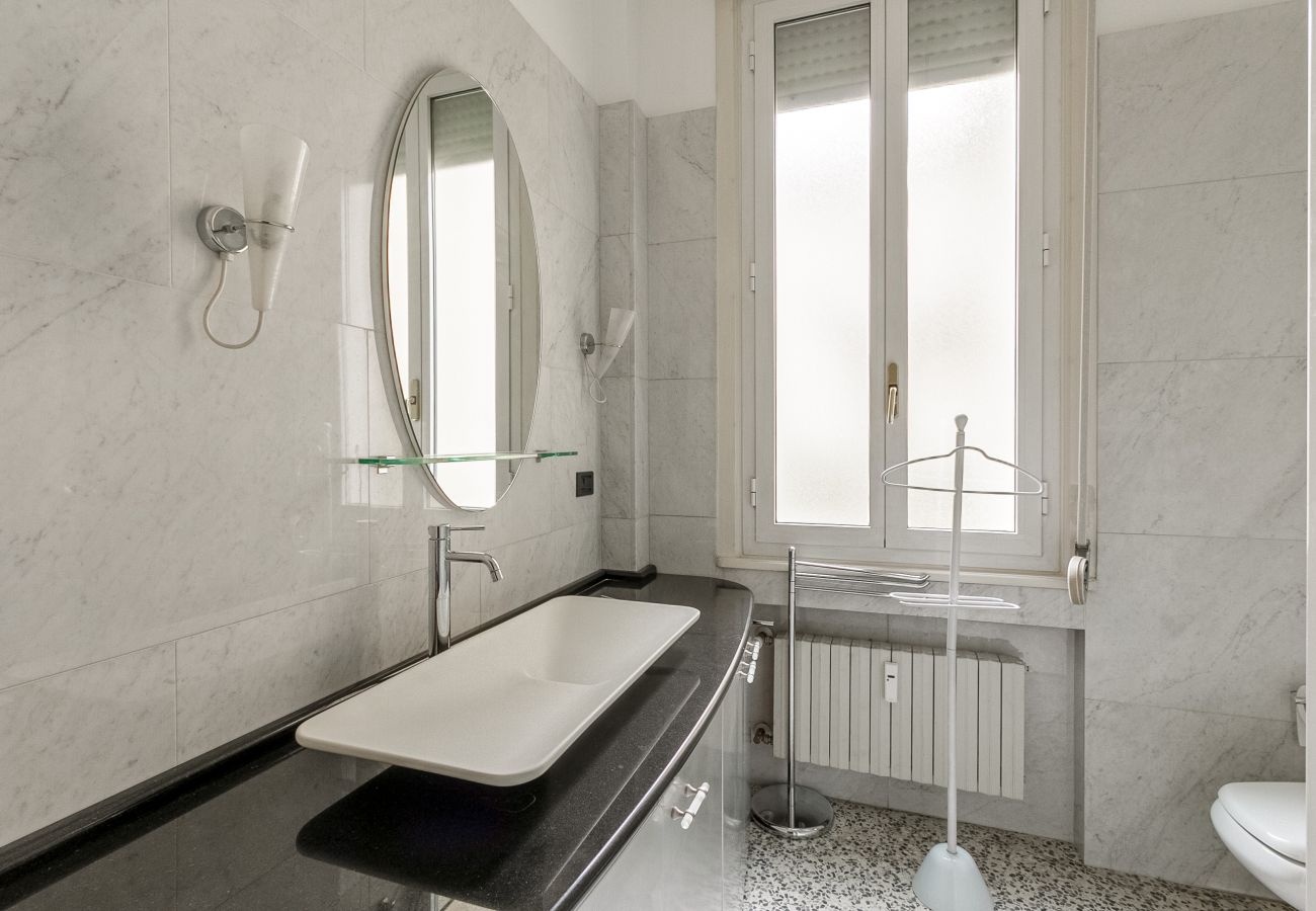 Apartment in Milan - Della Signora - Elegant & charming 1-bdr apartment close to Duomo
