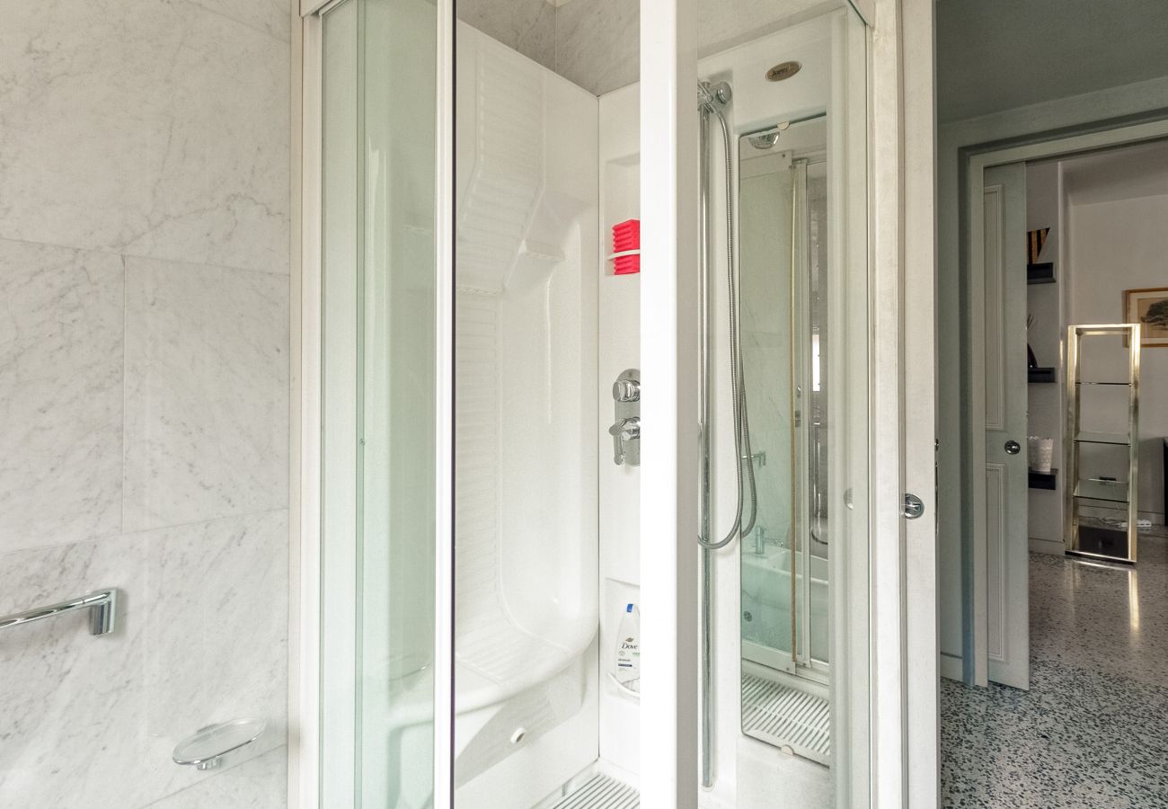 Apartment in Milan - Della Signora - Elegant & charming 1-bdr apartment close to Duomo
