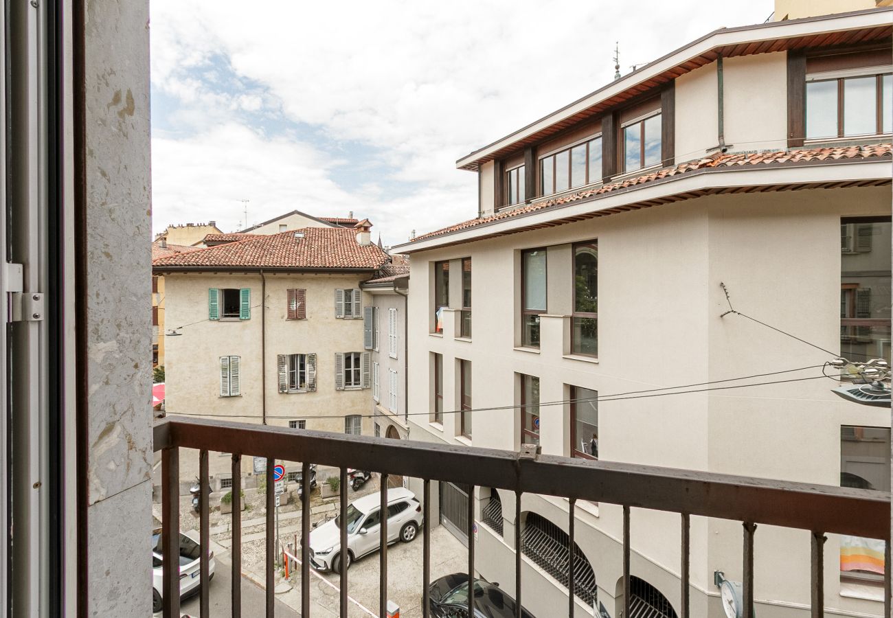 Apartment in Milan - Della Signora - Elegant & charming 1-bdr apartment close to Duomo