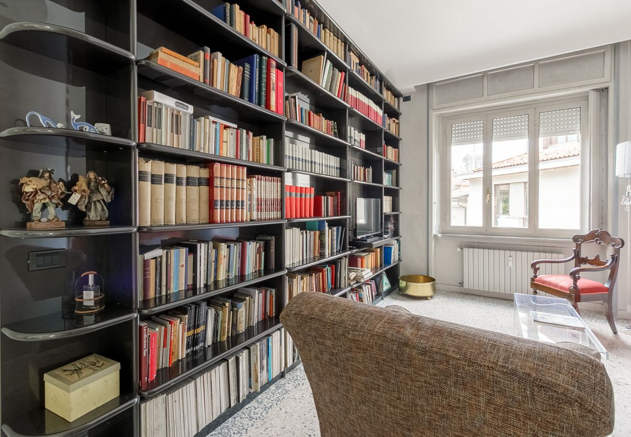 Apartment in Milan - Della Signora - Elegant & charming 1-bdr apartment close to Duomo