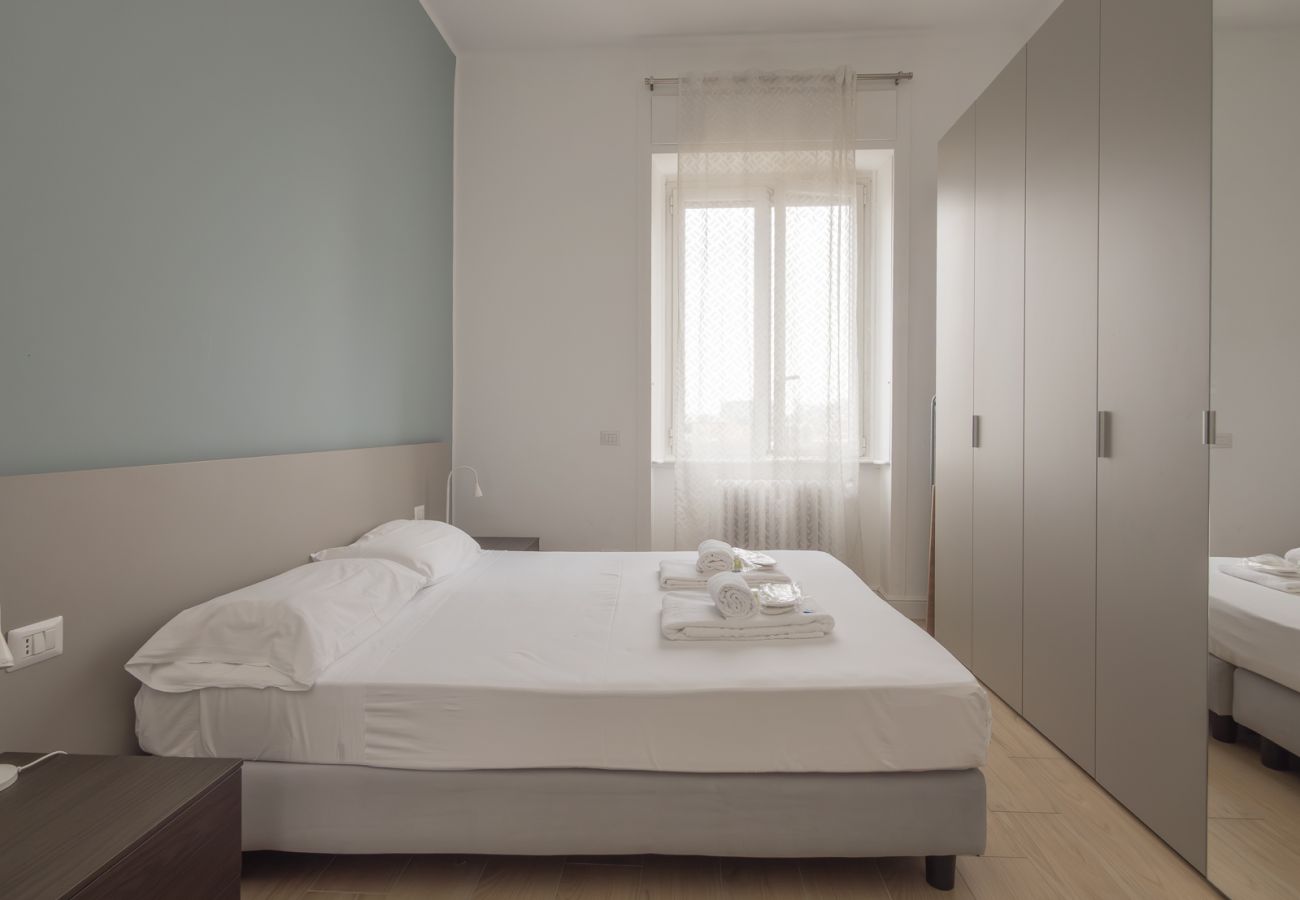 Apartment in Milan - Spinoza - Modern 1 br  with balcony steps from Piola