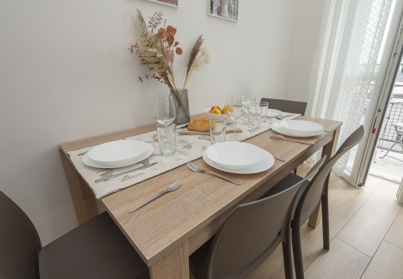 Apartment in Milan - Spinoza - Modern 1 br  with balcony steps from Piola