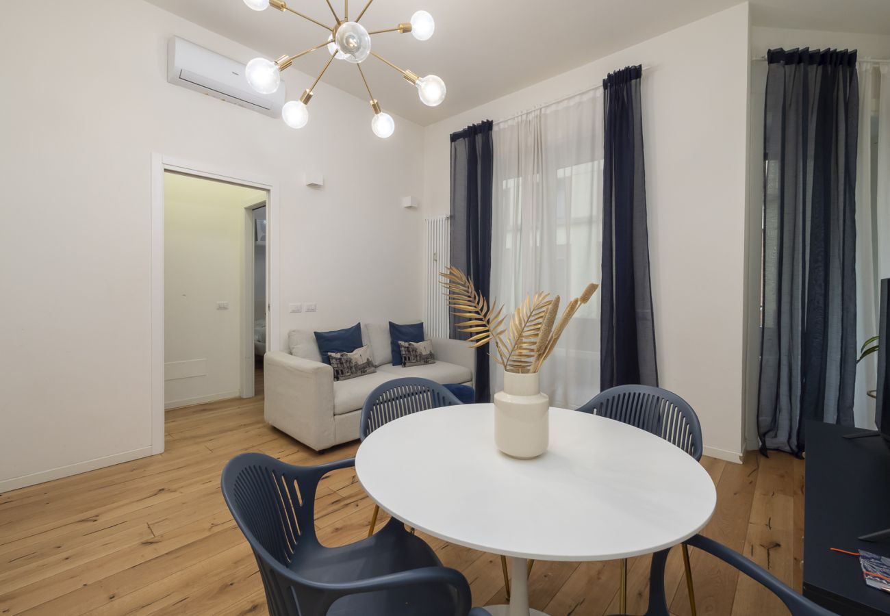Apartment in Milan - Porta Vittoria A - Moder 1BDR with terrace, Duomo area