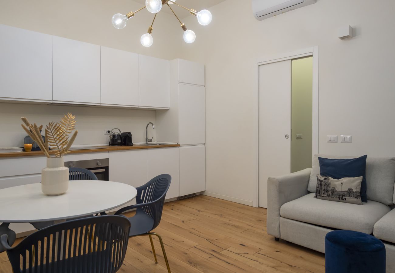 Apartment in Milan - Porta Vittoria A - Moder 1BDR with terrace, Duomo area