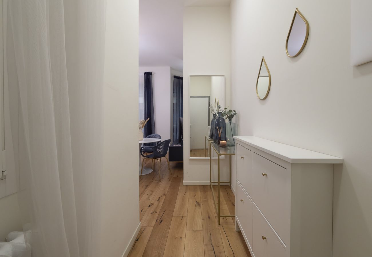 Apartment in Milan - Porta Vittoria A - Moder 1BDR with terrace, Duomo area