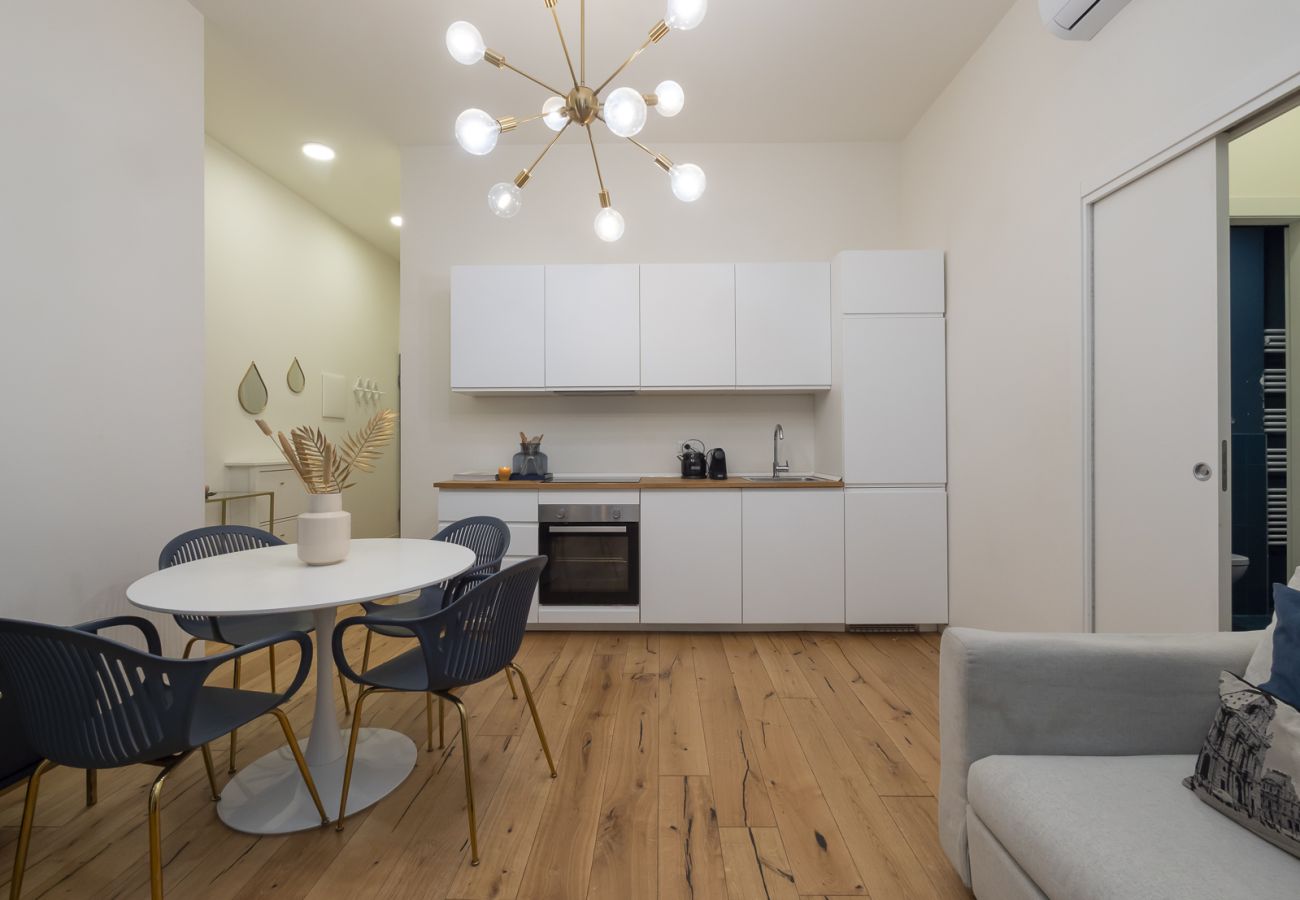Apartment in Milan - Porta Vittoria A - Moder 1BDR with terrace, Duomo area
