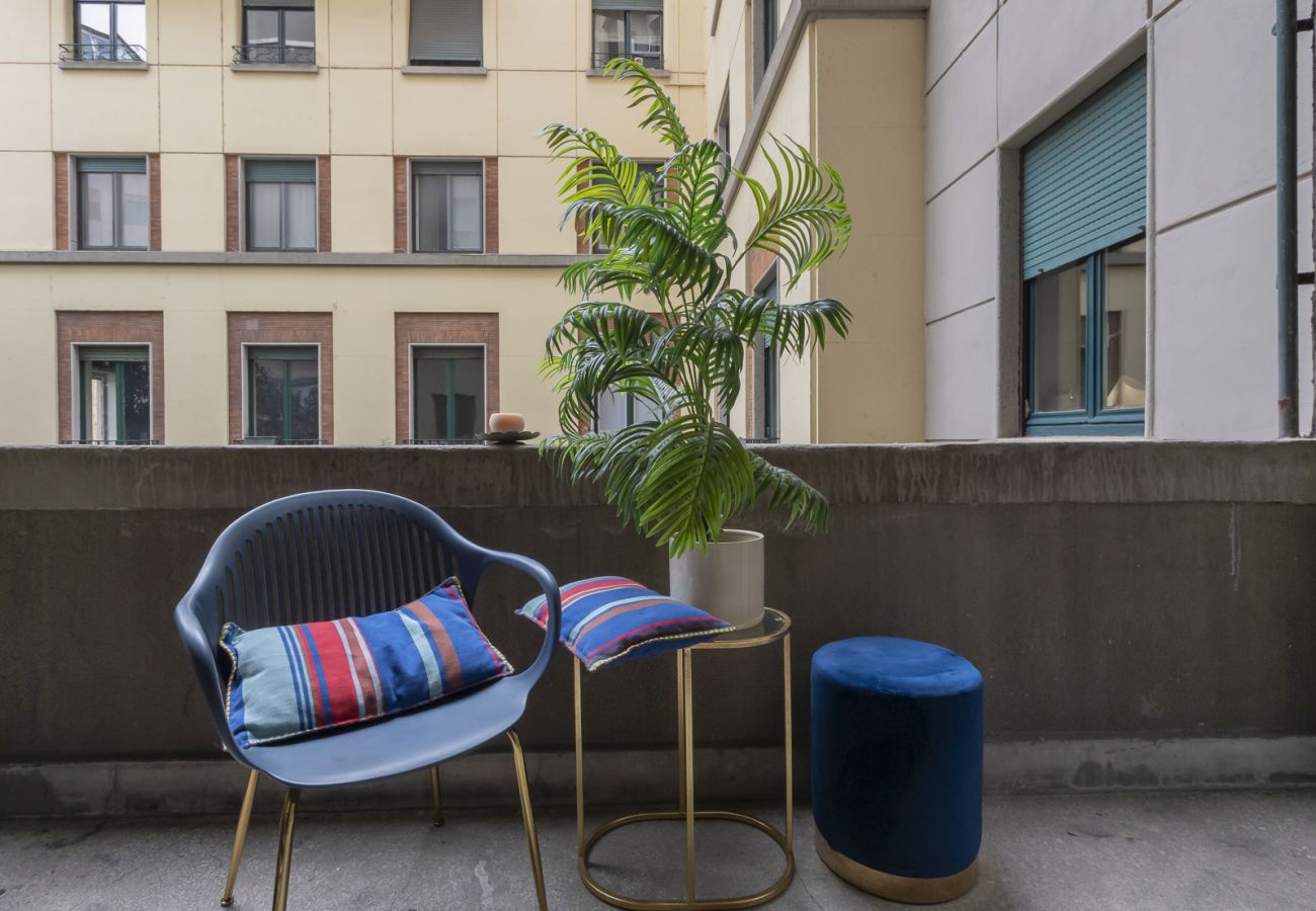 Apartment in Milan - Porta Vittoria A - Moder 1BDR with terrace, Duomo area