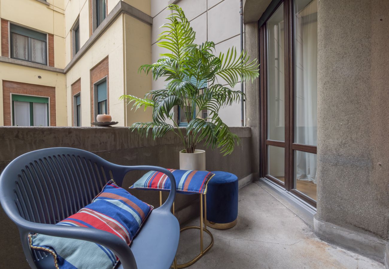 Apartment in Milan - Porta Vittoria A - Moder 1BDR with terrace, Duomo area
