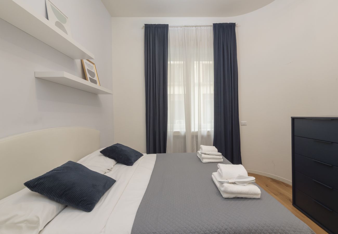 Apartment in Milan - Porta Vittoria A - Moder 1BDR with terrace, Duomo area