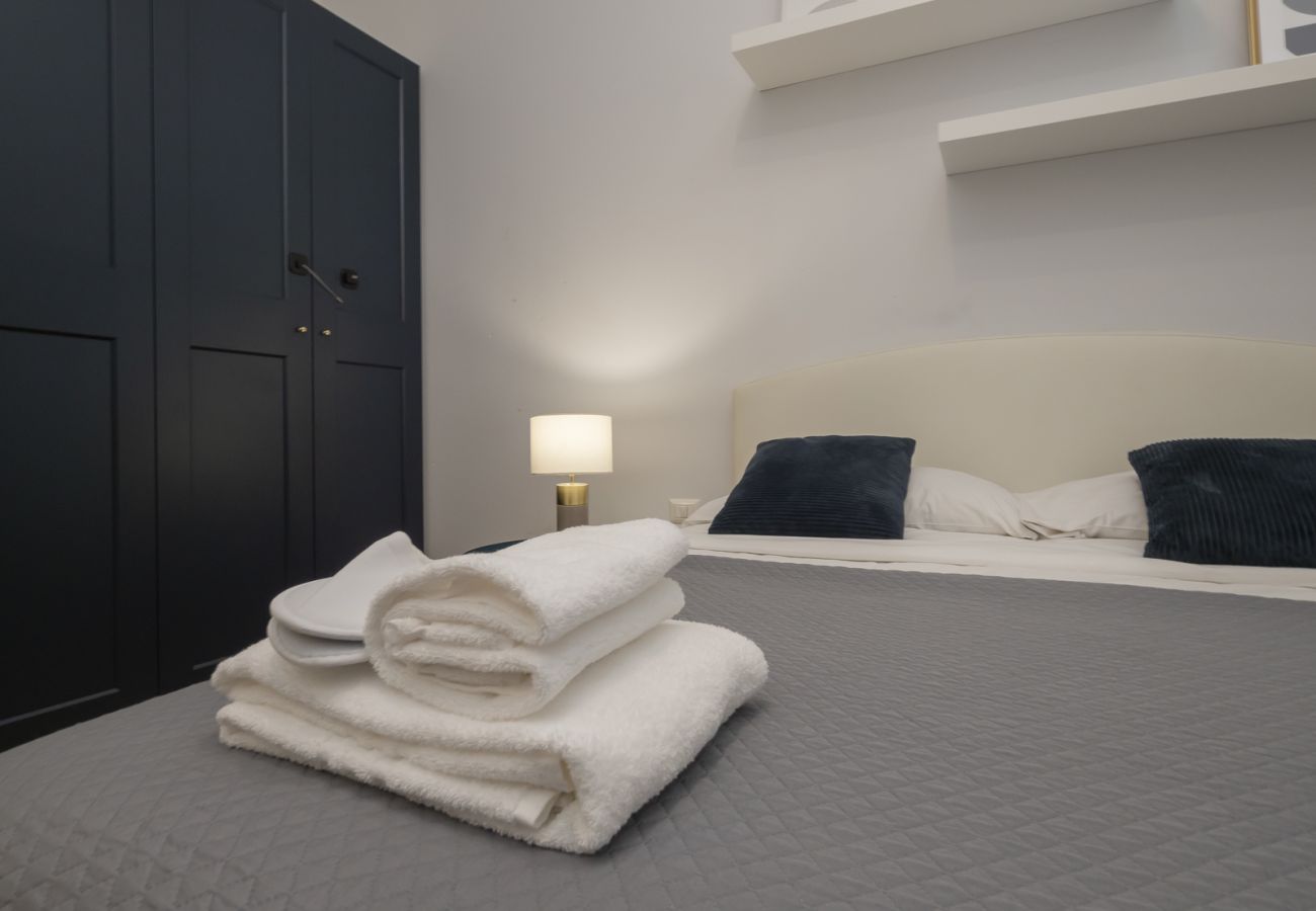 Apartment in Milan - Porta Vittoria - Cozy & Stylish 1BDR in Duomo/San Babila Area